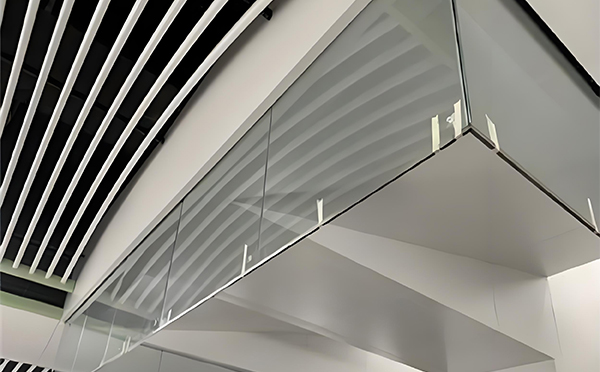 独山子玻璃挡烟垂壁