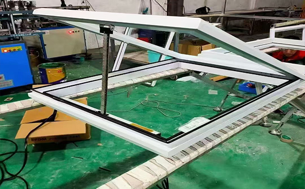 某地下车库出入口独山子排烟窗配置工程