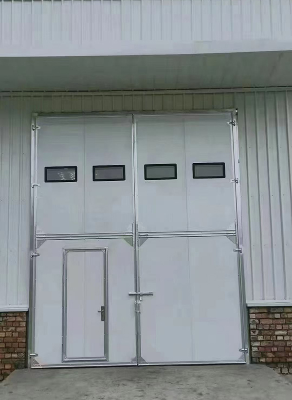 独山子工业门在设备装配车间出入口的实施记录