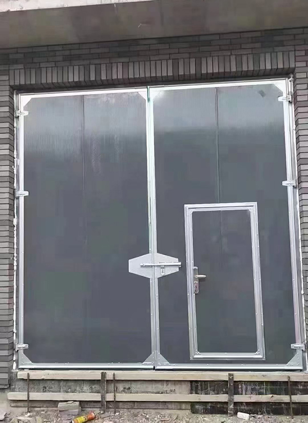 独山子工业平开门在大型设备制造车间的应用实例